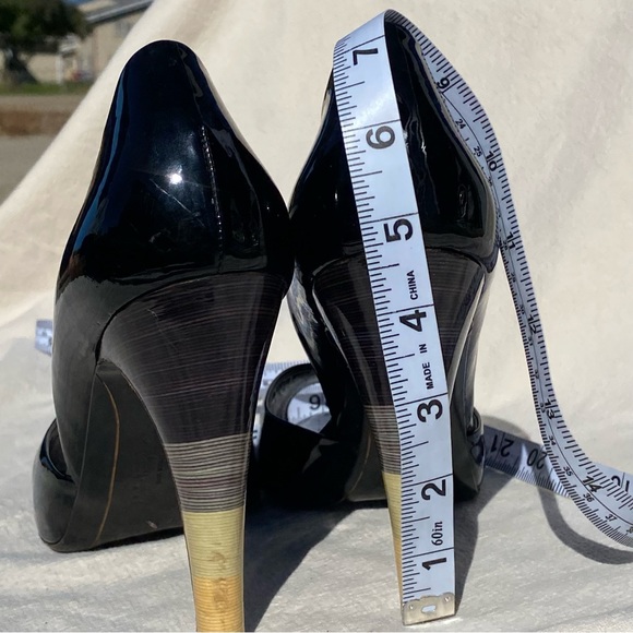 Ferragamo VINTAGE Patent Leather Peep Toe High Heels - Picture 2 of 15